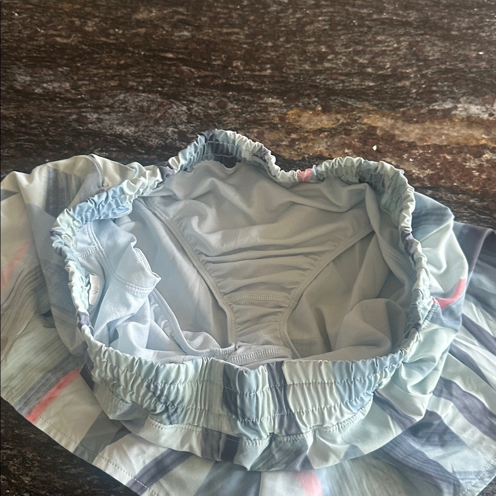 Calia by Carrie Underwood Infinity Run Short - Picture 15 of 16